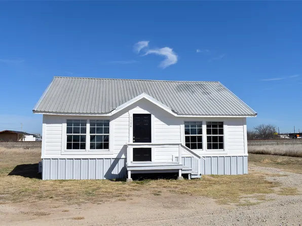 1104 Gantt St, Bangs, TX 76823