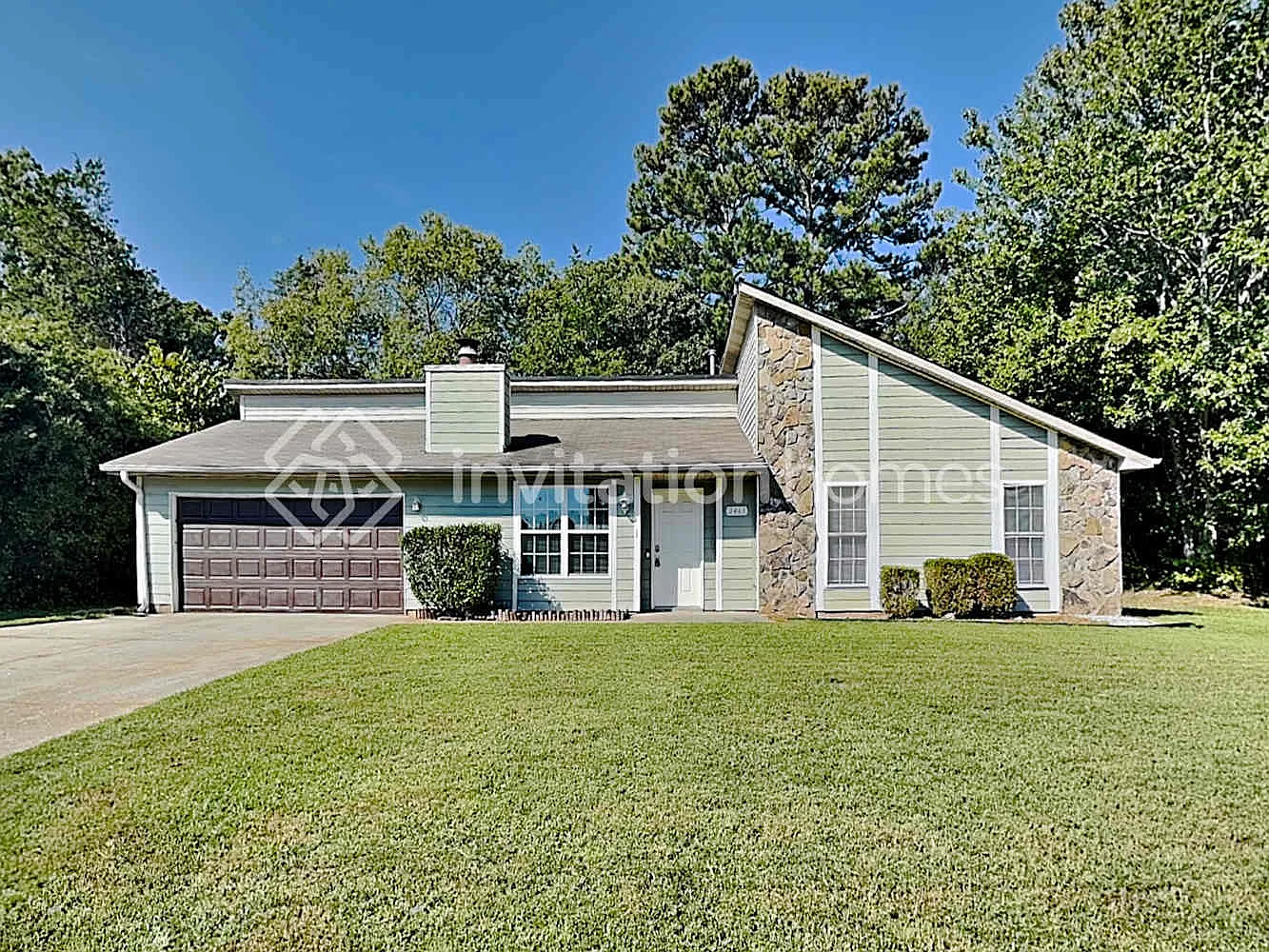 2463 Mistletoe Ln photo 1