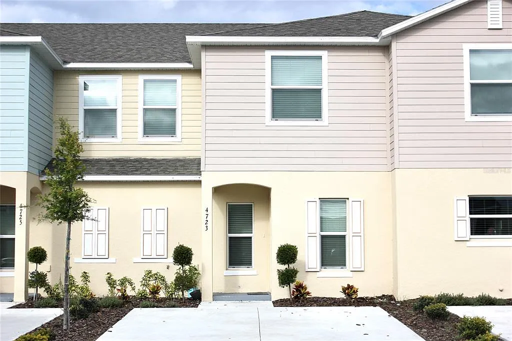 3 bed, 2.5 bath, 1762 sqft, $2,000 — Photo 1