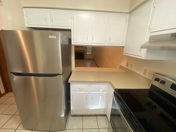 5th image of 1102 Green Tree Ct #F