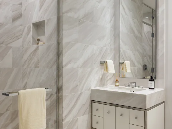 138 East 50th Street image 9 of 13