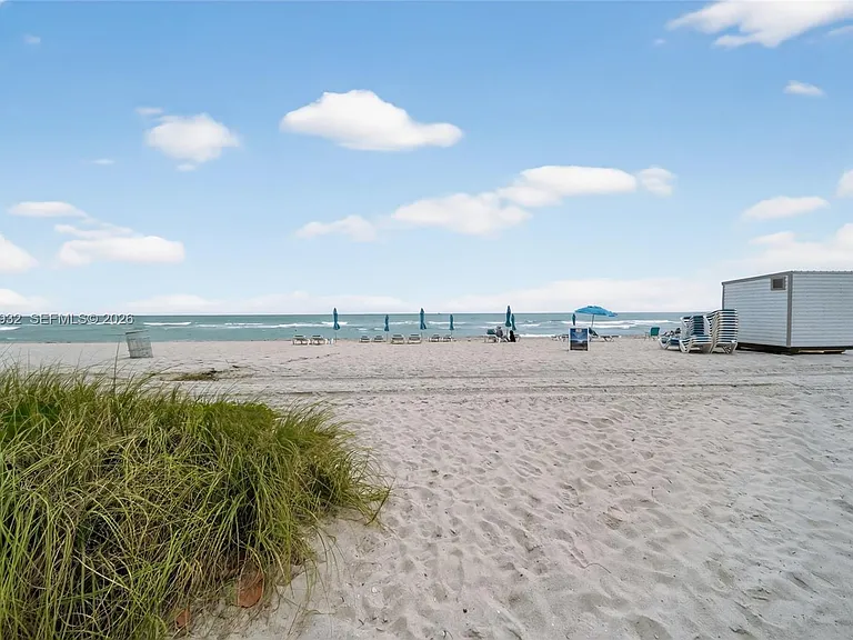 6767 Collins Ave #1609 — Photo 25