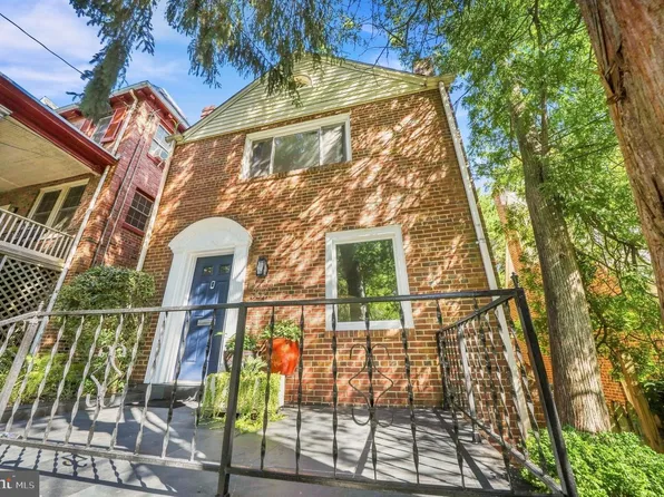 3621 Ingomar Pl NW, Washington, DC 20015