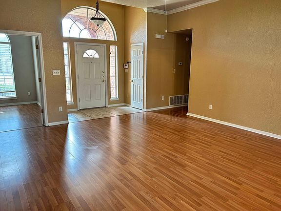 509 Mustang Trail:living room_09122024