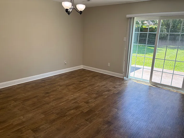 8724 Shoreham Blvd — Photo 7