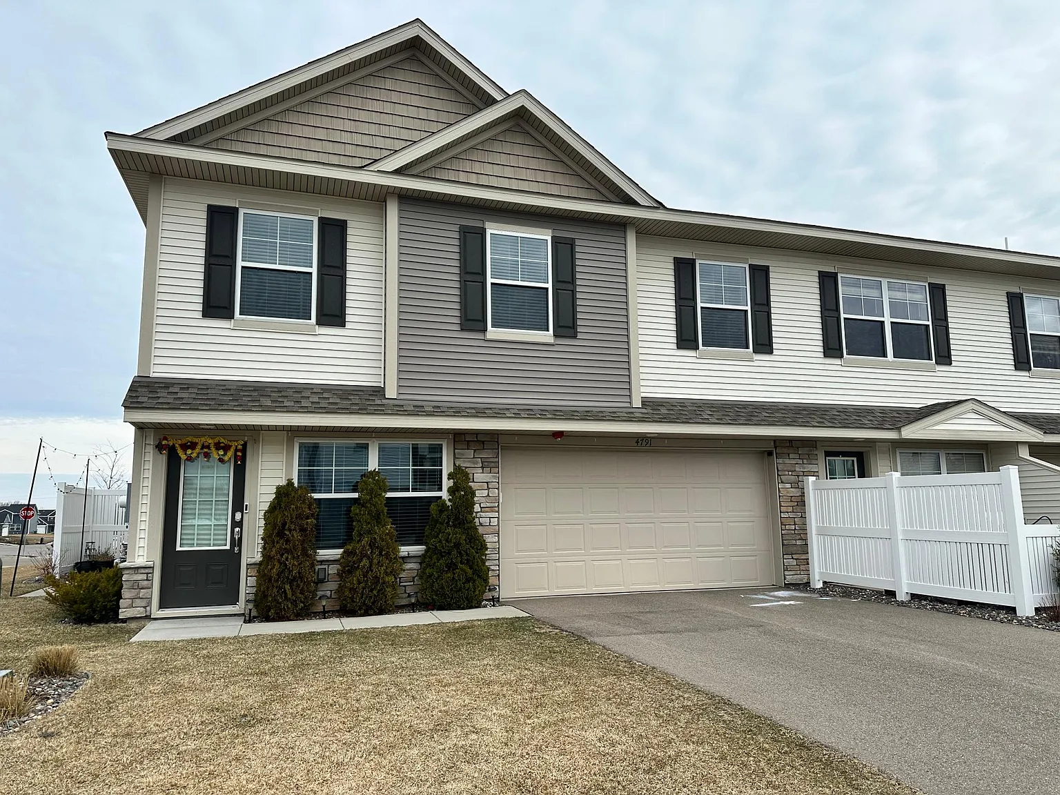 3 bed, 1792 sqft, $2,499 — Photo 1