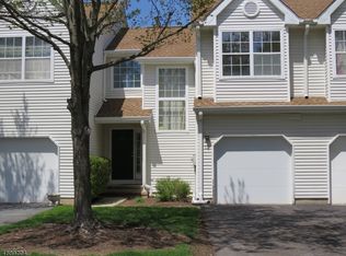 13 Weatherhill Rd, Hamburg, NJ 07419