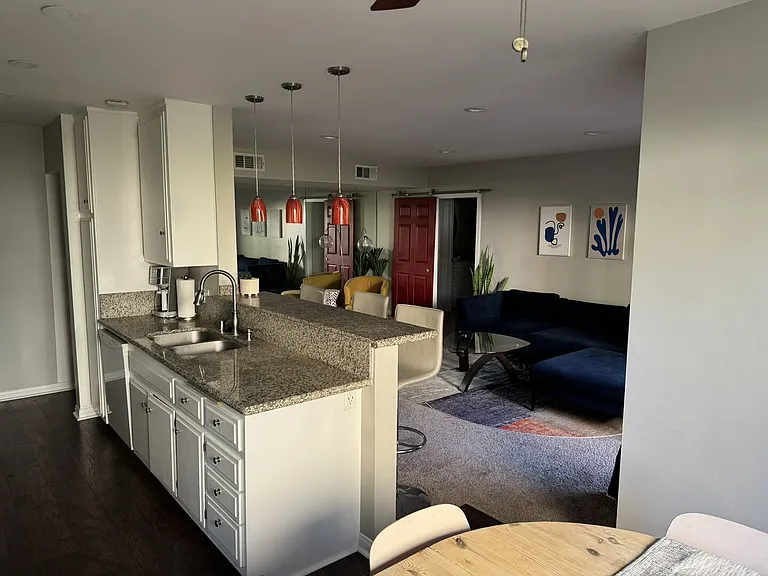 Palm Ave — Photo 10