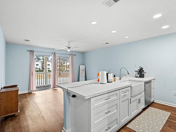 5th image of 556 White River Dr. #44E
