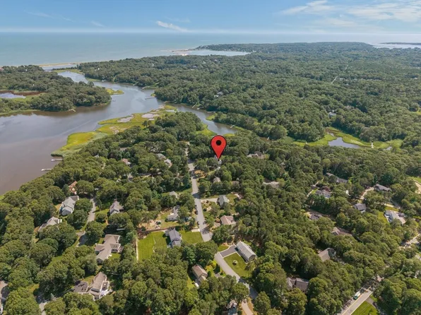 77 Liam Ln, Barnstable, MA 02630