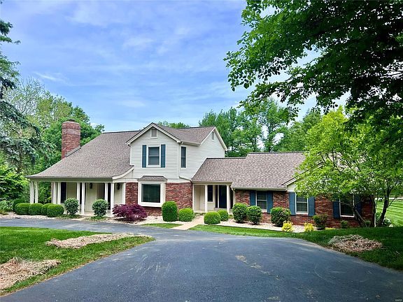 2nd image of 171 Scenic Woods Ct