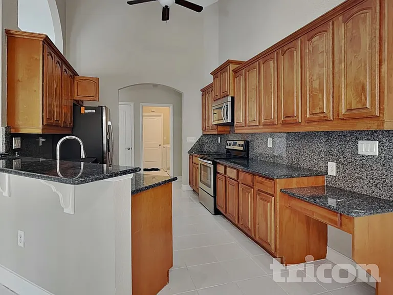 2793 W Price Blvd — Photo 4