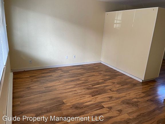 3rd image of 5233 Brooklyn Ave NE APT 2
