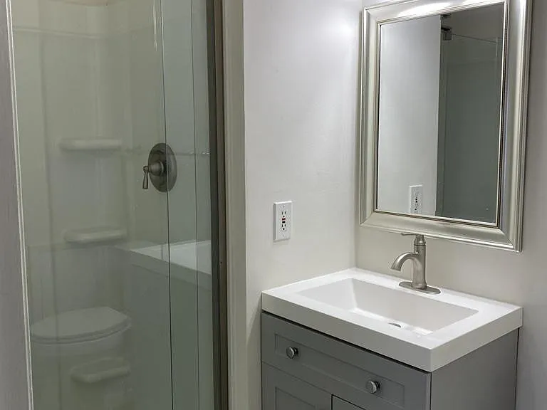215 East Ct #215 — Photo 14