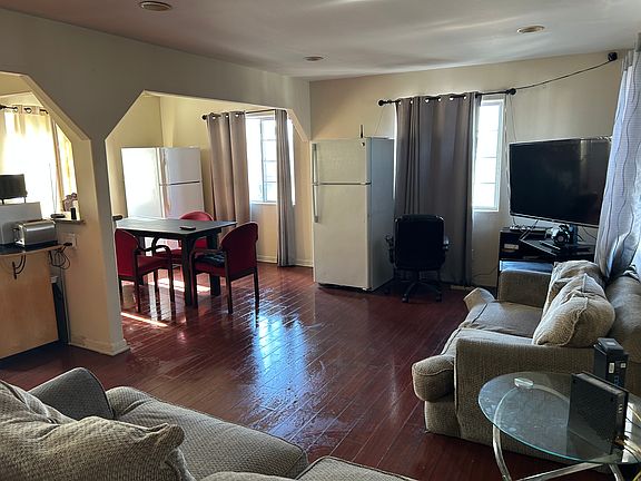 5th image of 9316 S Figueroa St #0