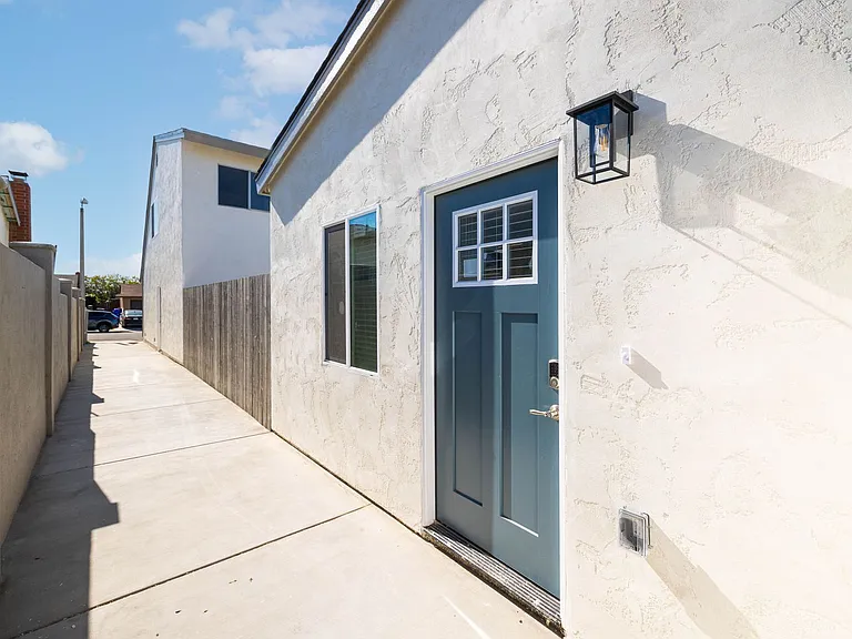 3990 Darwin Ave — Photo 12