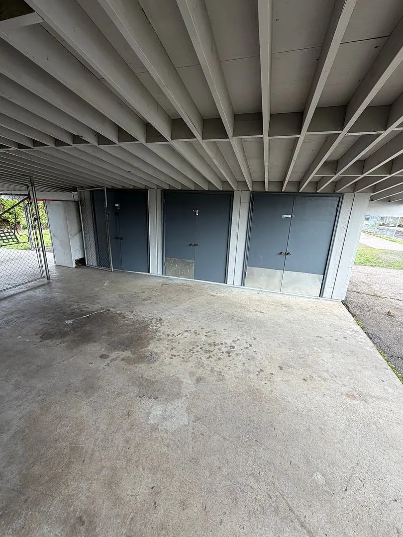 Building Photo - 1135 Laurel Ave