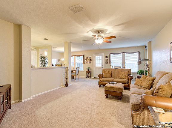 4th image of 5564 Columbia Dr