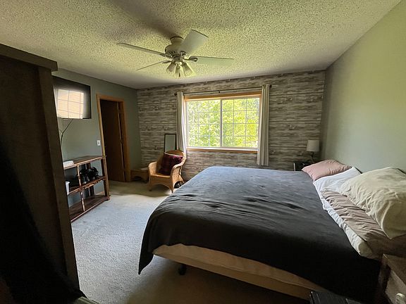 5th image of 7865 Marilyn Dr