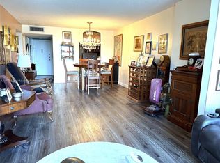 1000 Parkview Dr APT 305, Hallandale Beach, FL 33009