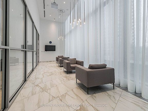 3rd image of 3883 Quartz Rd #2504
