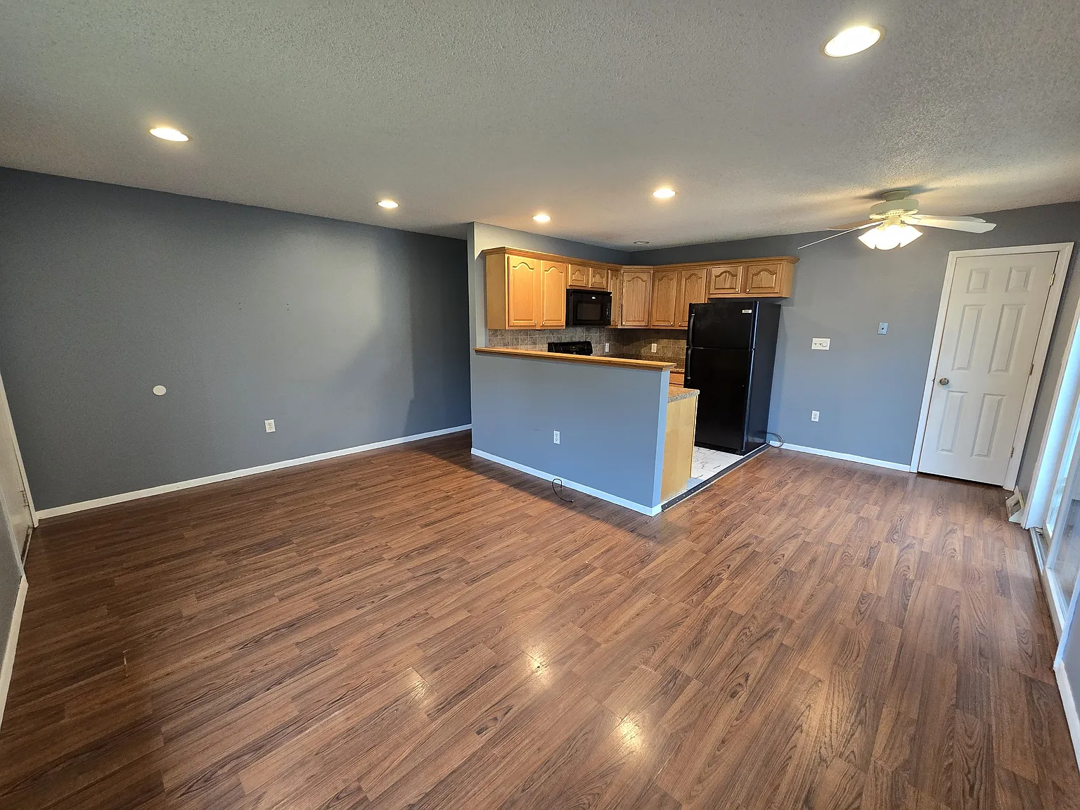 1407 Robin Road - 1 — Photo 3