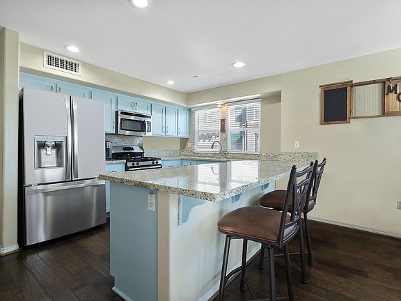 5th image of 11190 Snapdragon St
