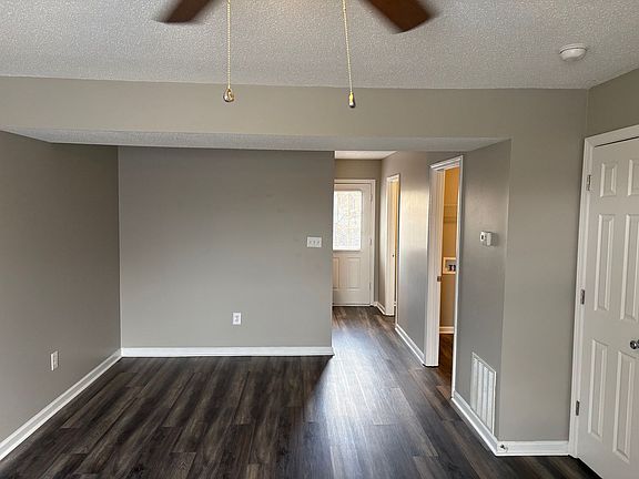 4th image of 1034 Brandy Ln APT 11