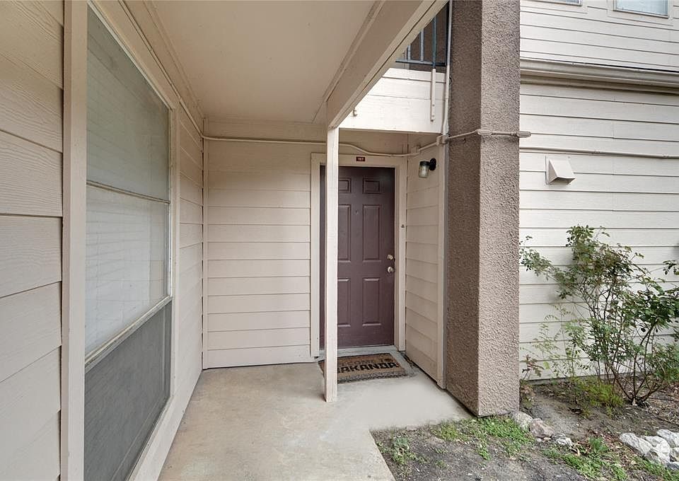 FRONT DOOR ENTRY