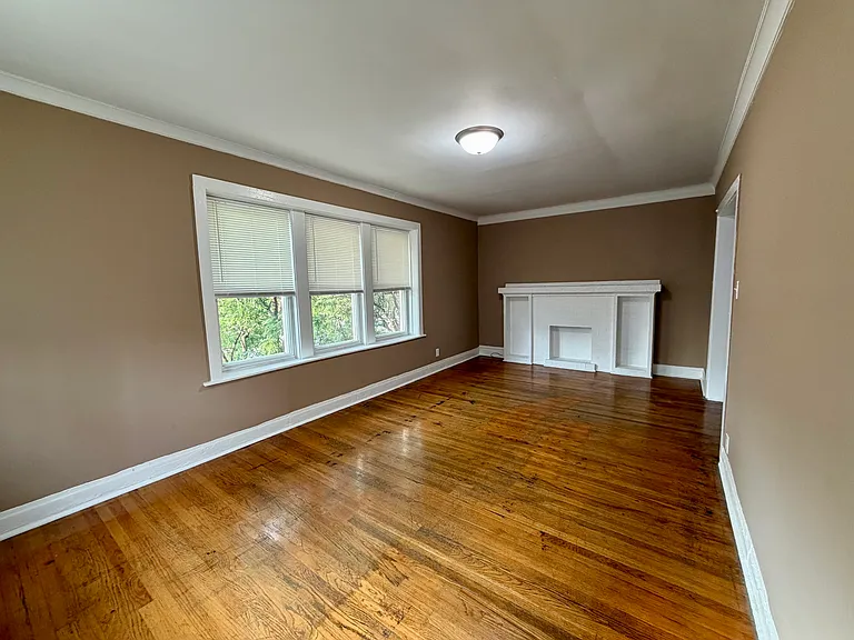 2843 W Berteau Ave #3 — Photo 3