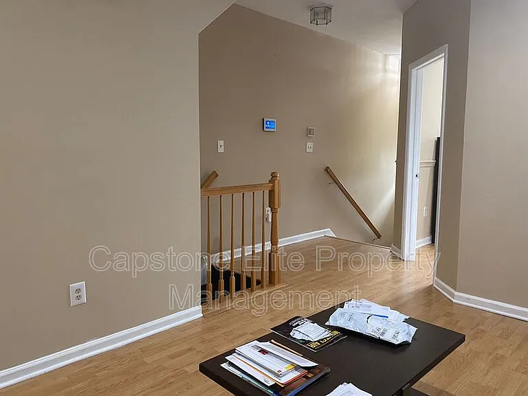 20 Ashby Ln #3 — Photo 2