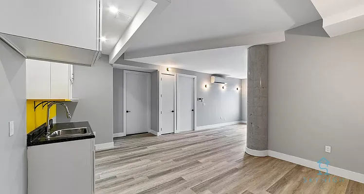 Rented by Skyhigh Realty NYC LLC | media 30