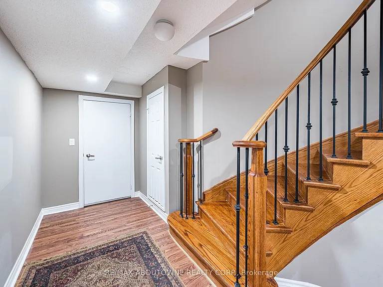 3221 Erin Centre Blvd #BASEMENT — Photo 6