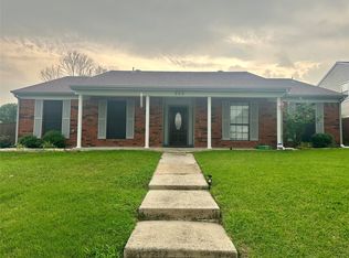 324 Creekmeadow Ln, Lewisville, TX 75067