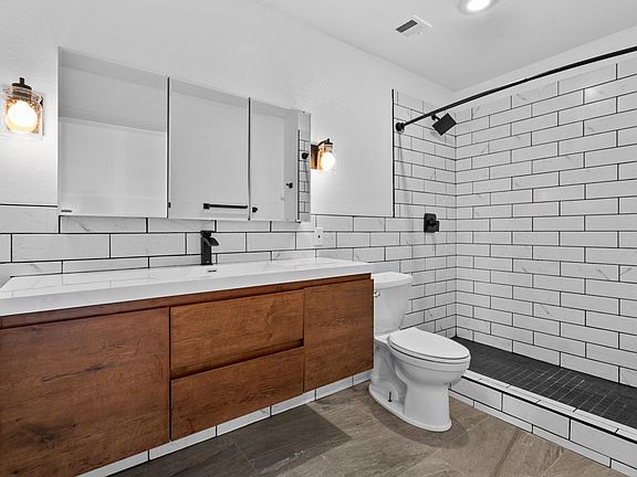 Richard & Conover Bathroom