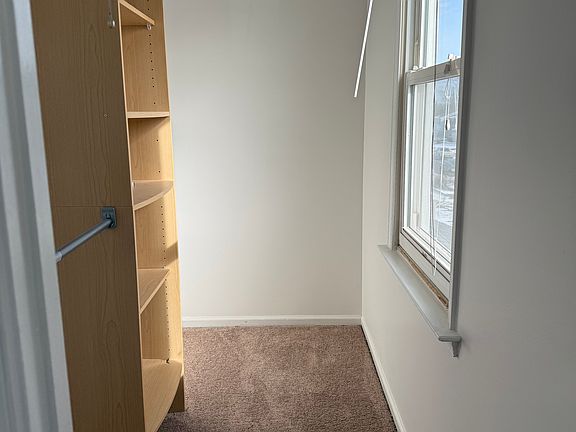 3rd image of 447 Windsor Dr