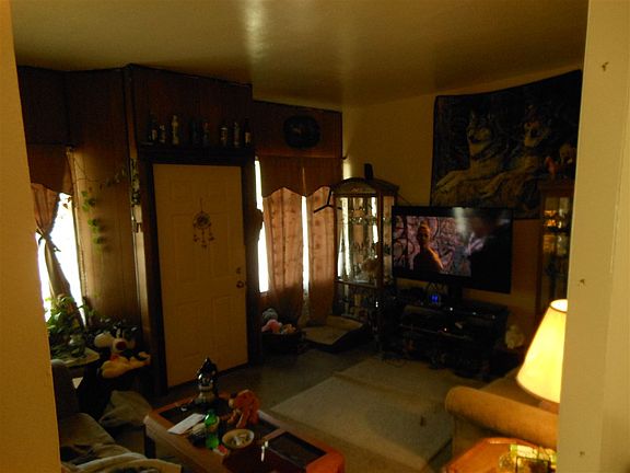 3rd image of 520 Sherman St