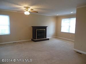 4th image of 95 Massie Dr