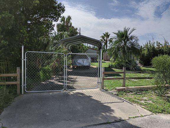 3rd image of 2 Palmetto Dr