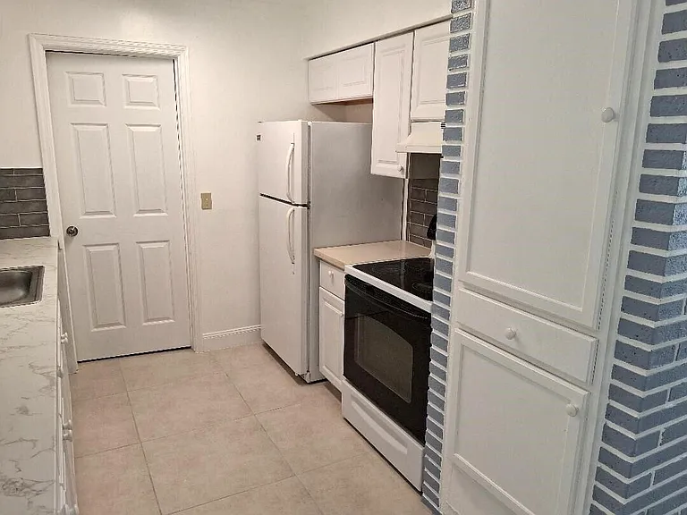 1837 Gardenia Rd — Photo 11