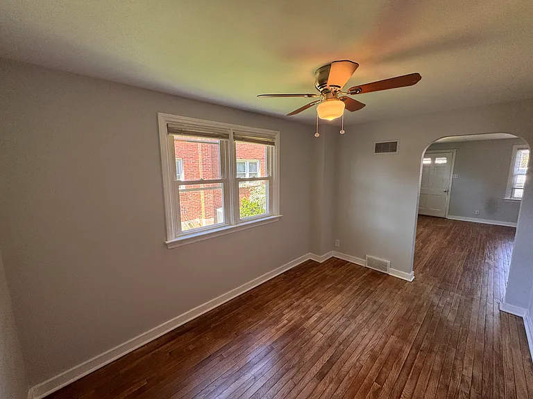 863 Fountain Ave — Photo 8