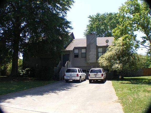 2nd image of 2557 Blakely Ct NE