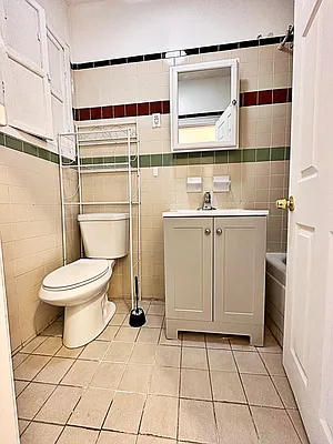 Rented by Brooklyn Property Group LLC | media 7