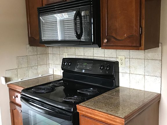 2nd image of 130 Mimosa Pl APT G