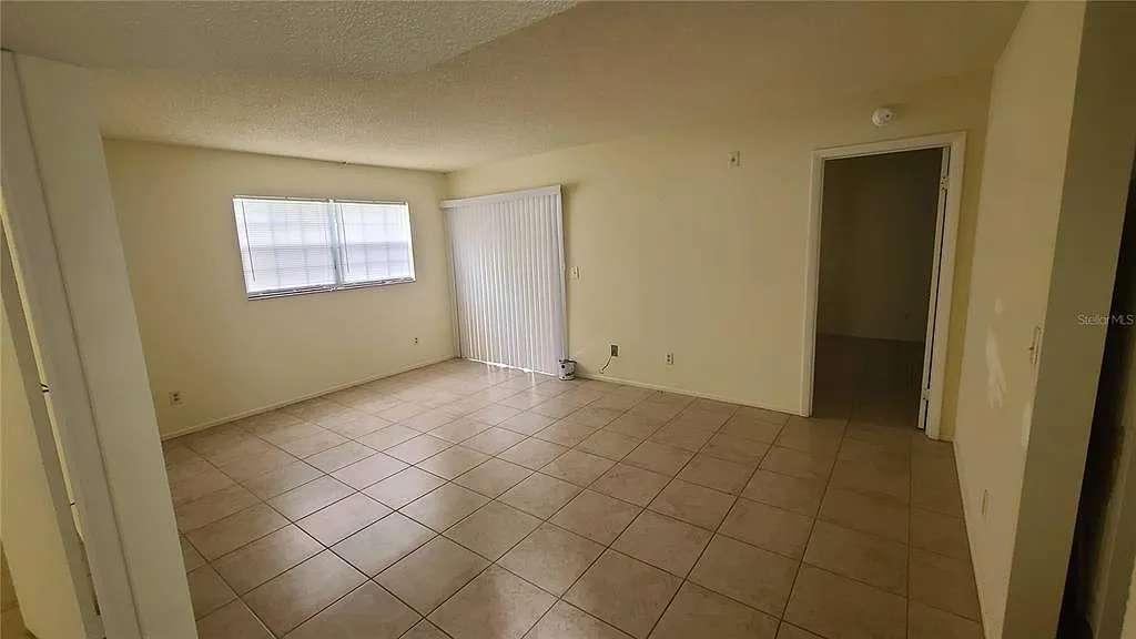 Building Photo - 454 Fairways Cir #B102