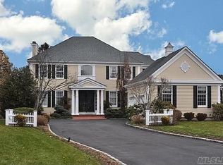 37 Claridge Cir, Manhasset, NY 11030