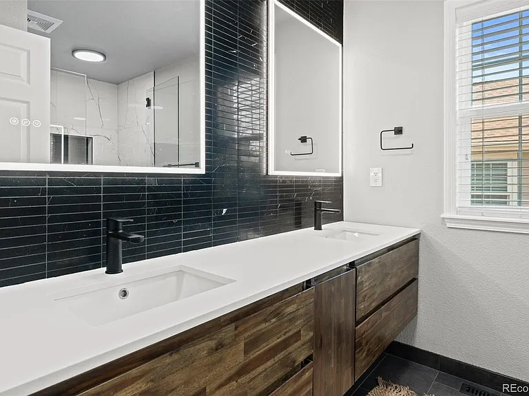 3947 Mallard Ln — Photo 40