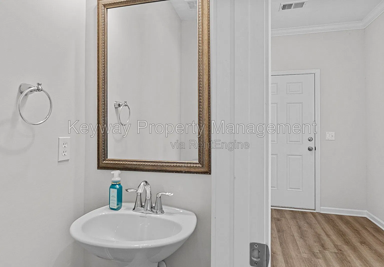 3 bed, 2.5 bath, 2013 sqft, $1,950 — Photo 4