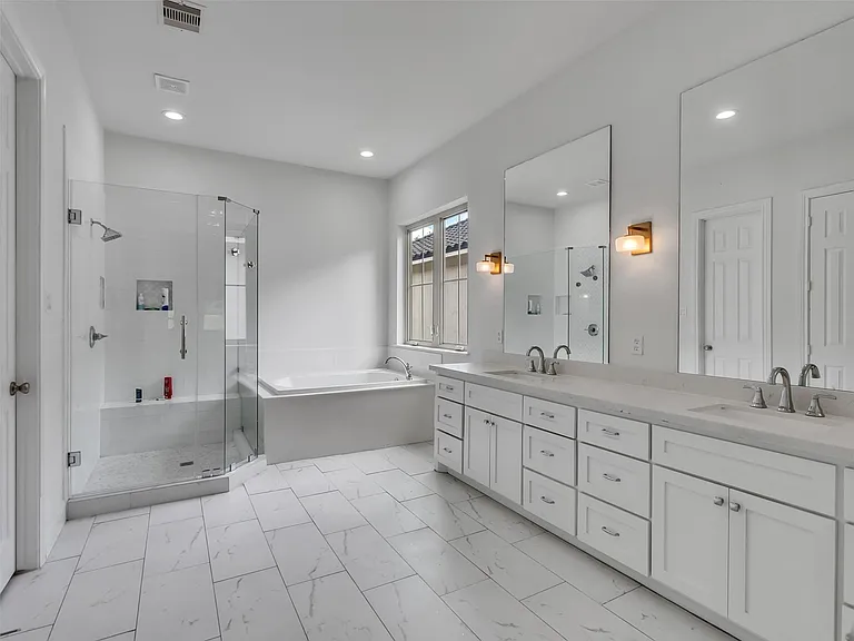 16011 Bridges Fairway Ln — Photo 10
