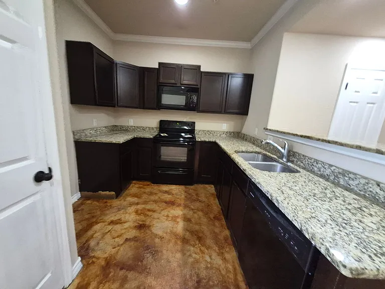 6313 Attucks Ln — Photo 10